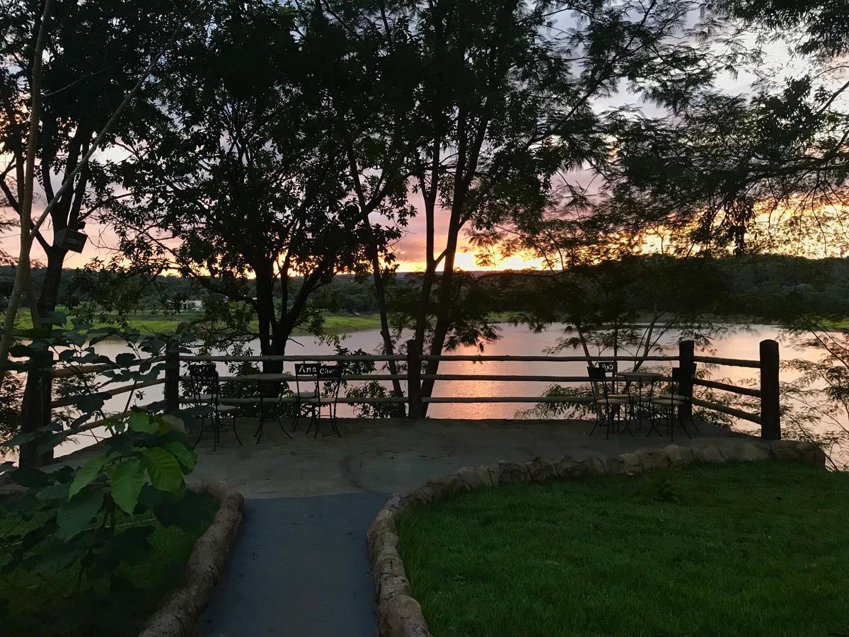 Pontal Do Lago Flat Калдас Новас Екстериор снимка